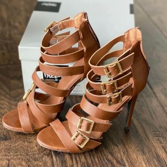 7.5 Heels with Straps and Buckle Detail - Picture 2 of 3